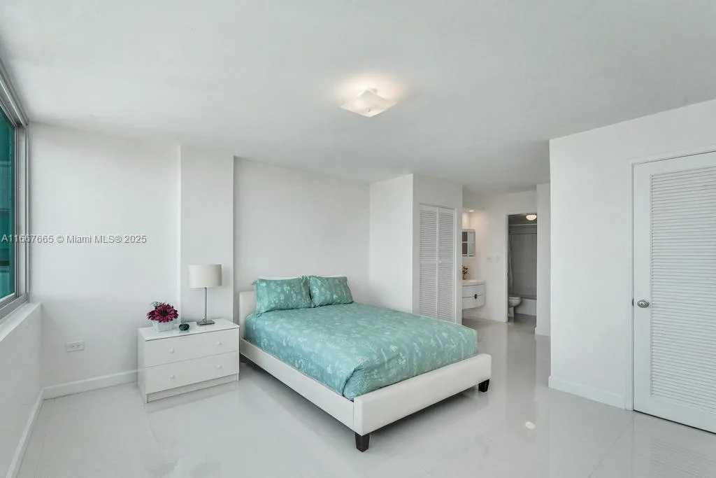 7135 Collins Ave # 1723, Miami Beach, FL 33141 photo 12