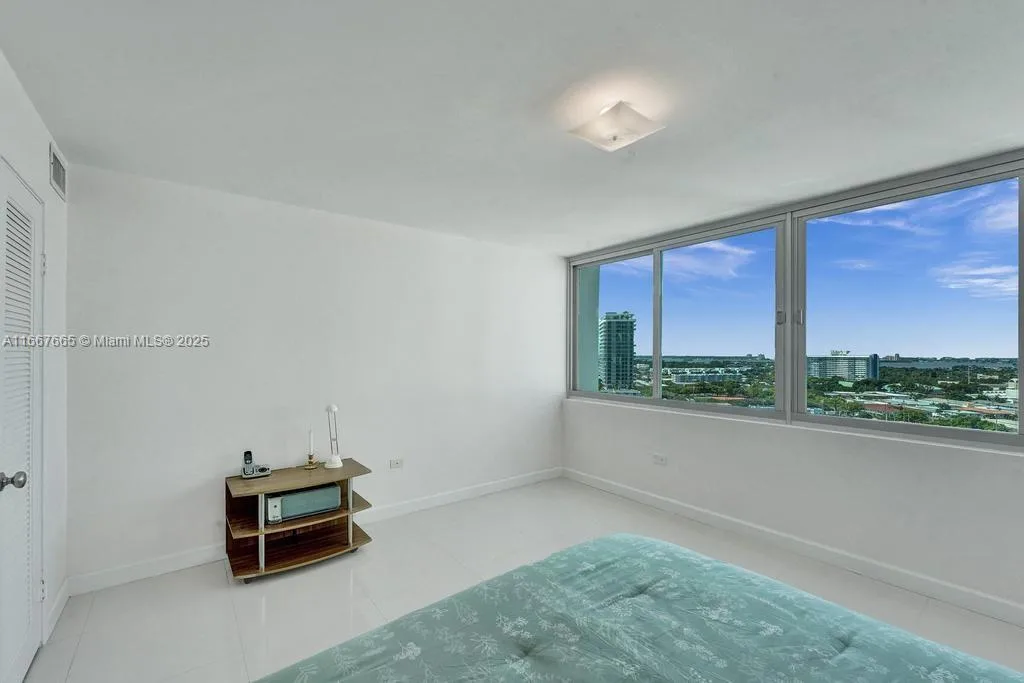 7135 Collins Ave # 1723, Miami Beach, FL 33141 photo 13