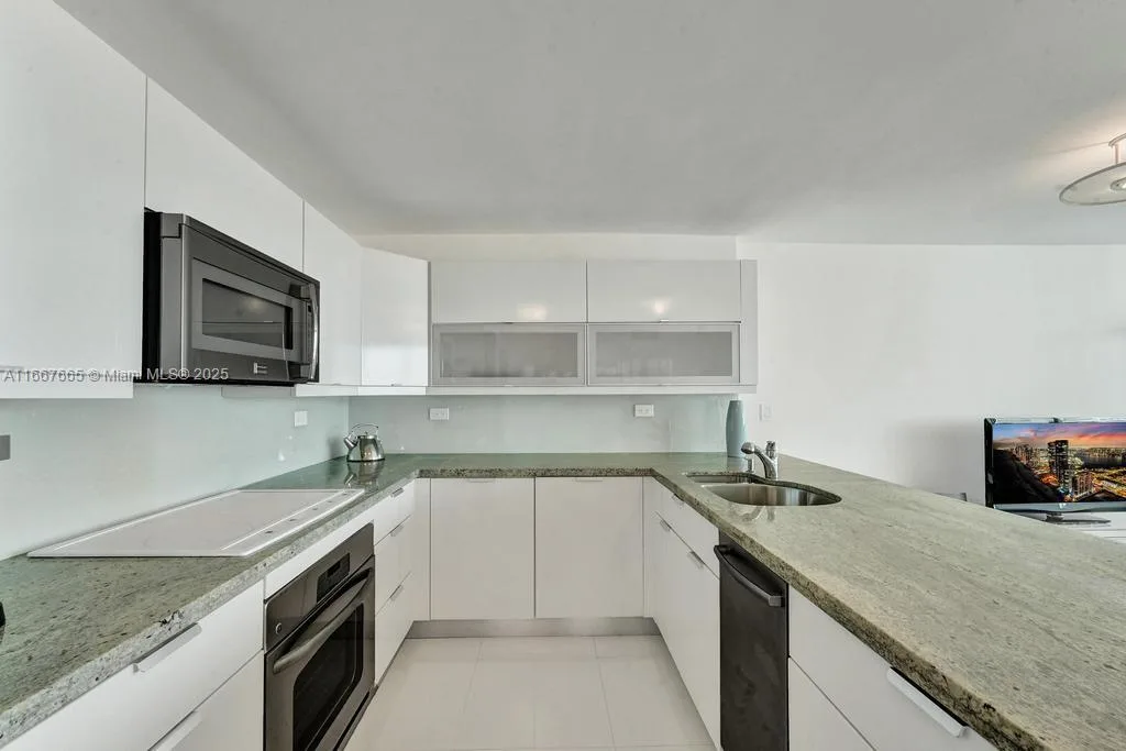 7135 Collins Ave # 1723, Miami Beach, FL 33141 photo 8