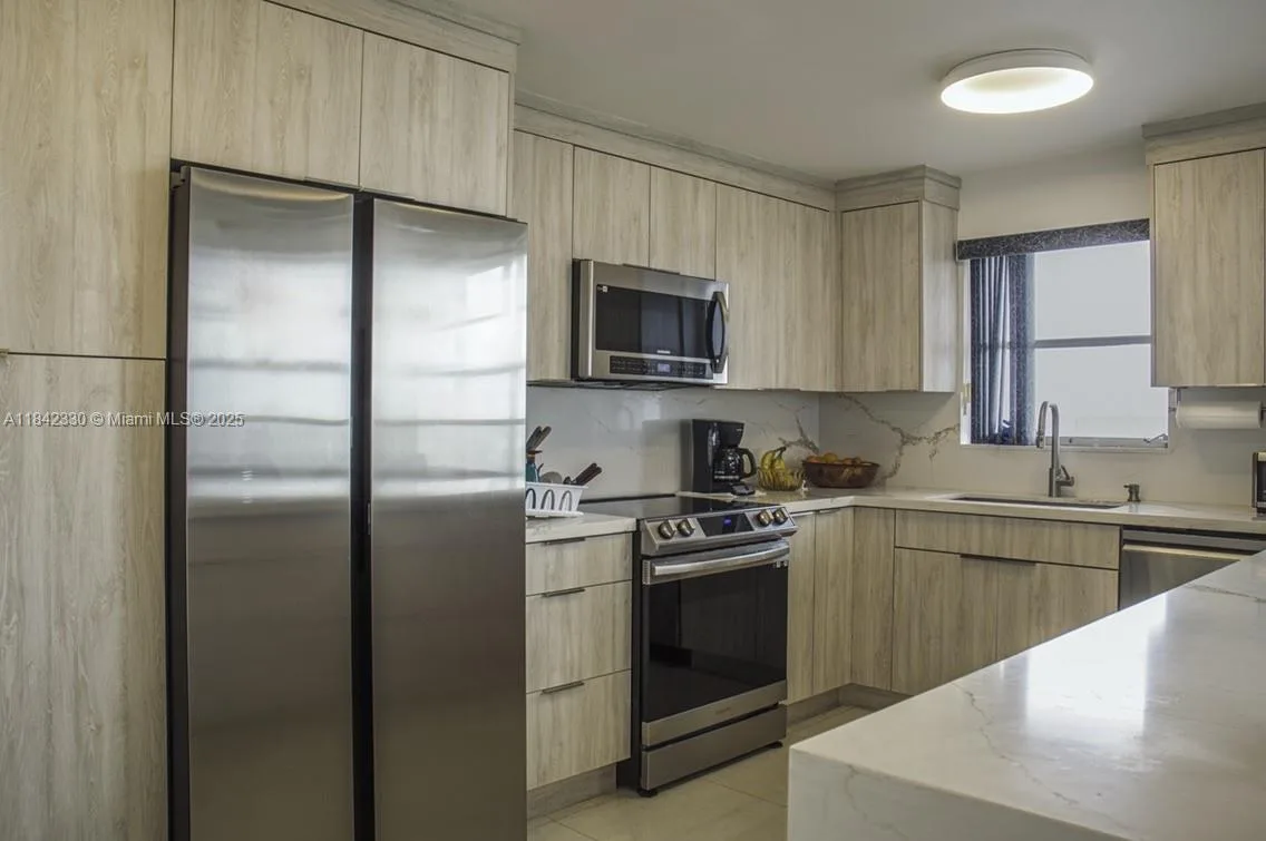2780 NE 183rd St # 1001, Aventura, FL 33160