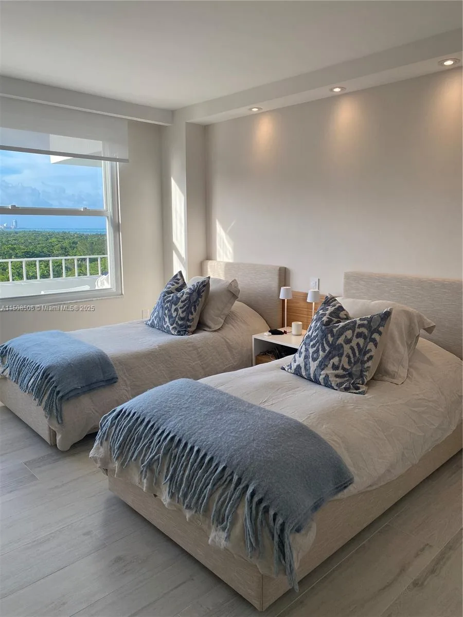 199 Ocean Lane Dr # 1112, Key Biscayne, FL 33149 photo 11