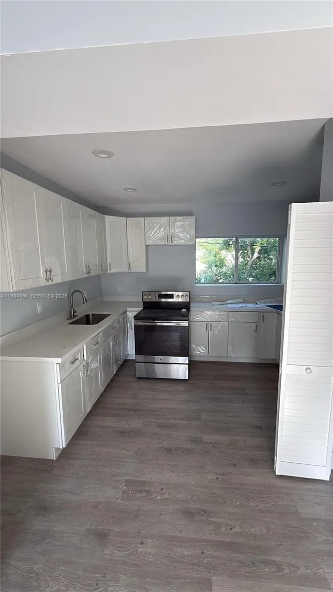 629 9th St, West Palm Beach, FL 33401