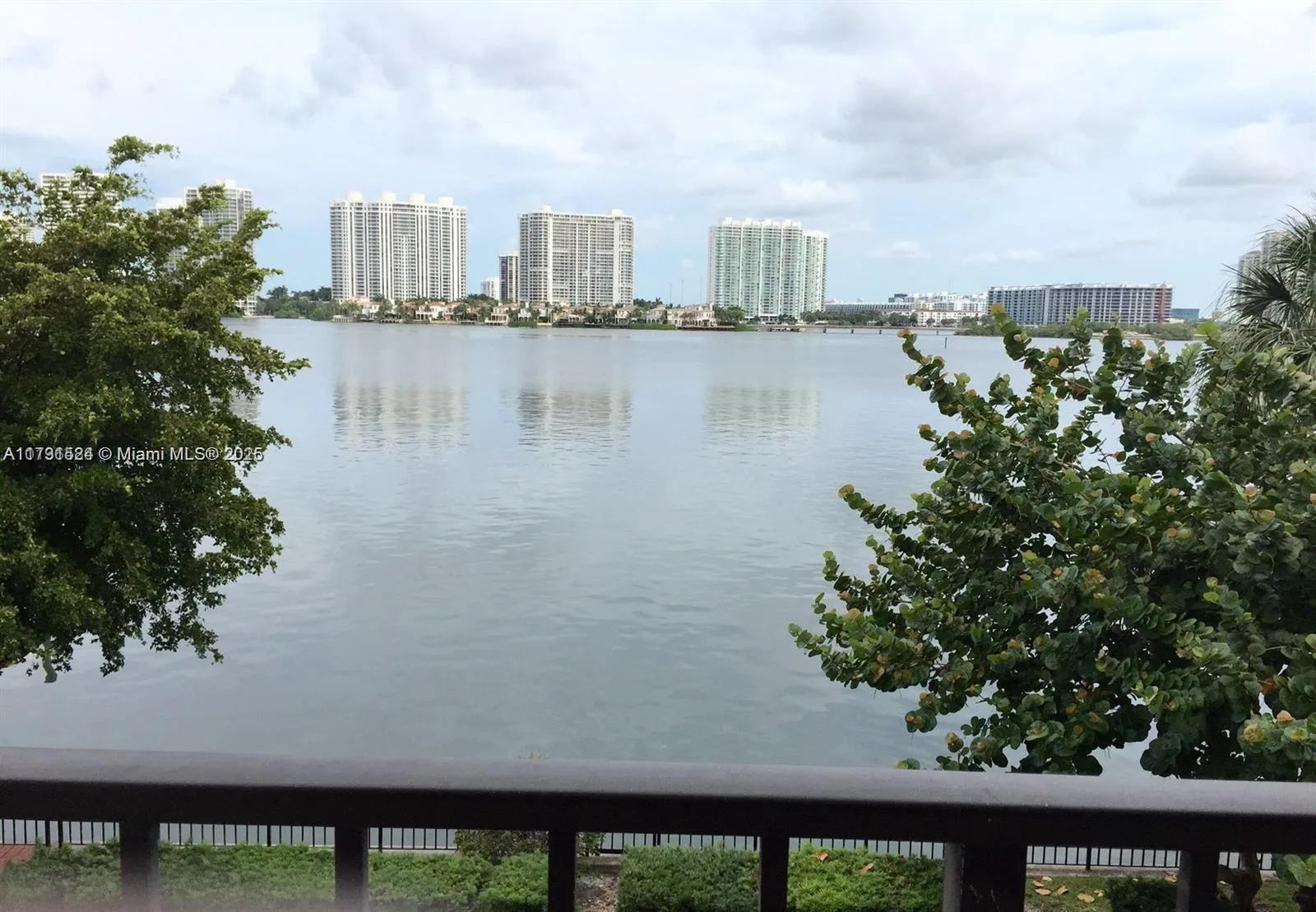 17878 N Bay Rd # 201, Sunny Isles Beach, FL 33160