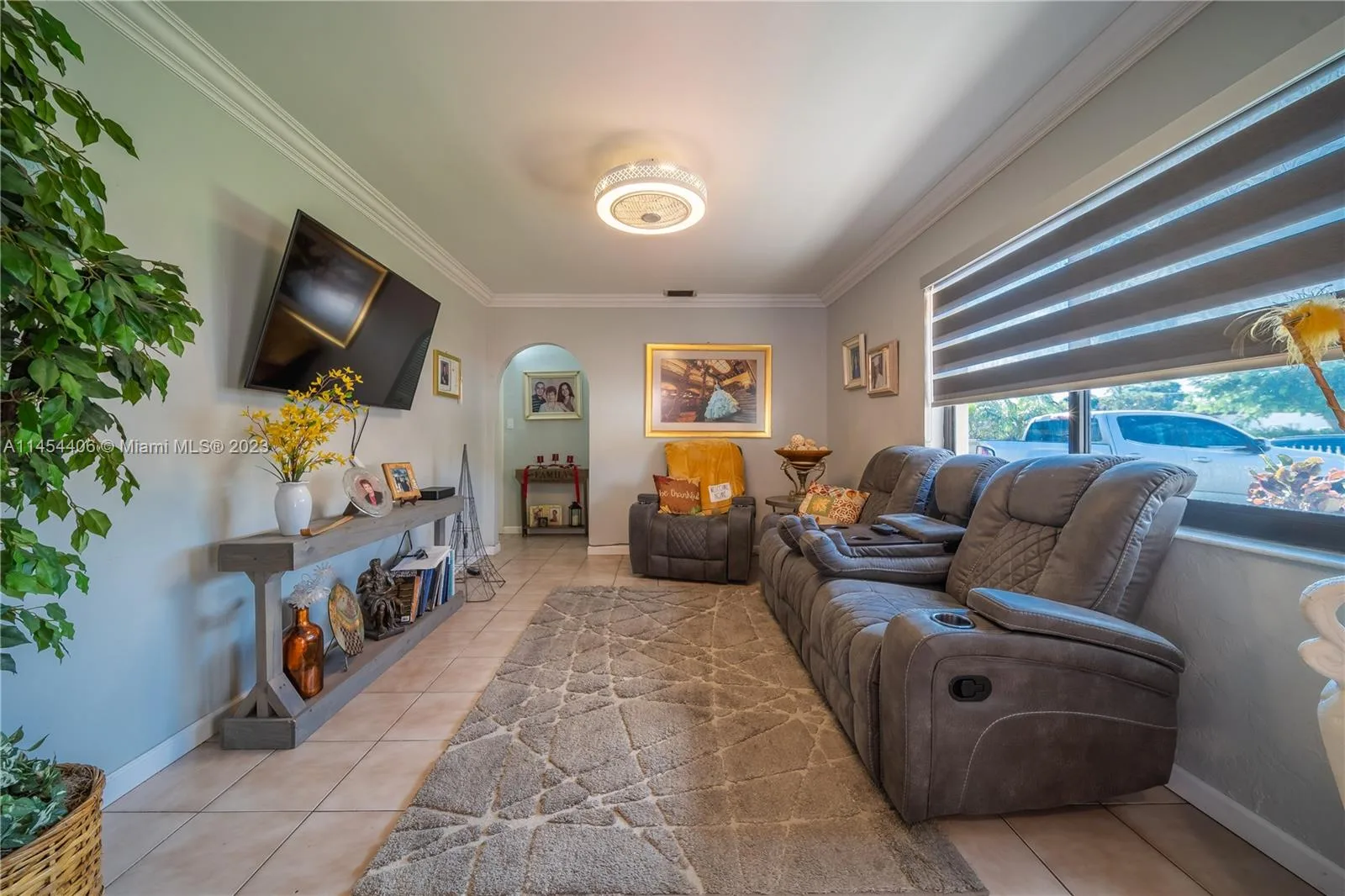 925 E 29th St, Hialeah, FL 33013 photo 9