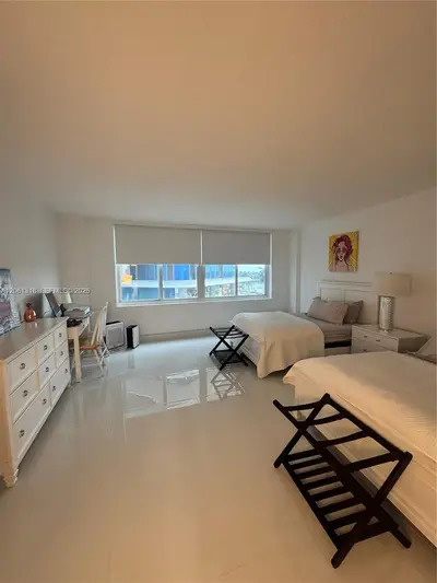 THE CARRIAGE HOUSE CONDO
