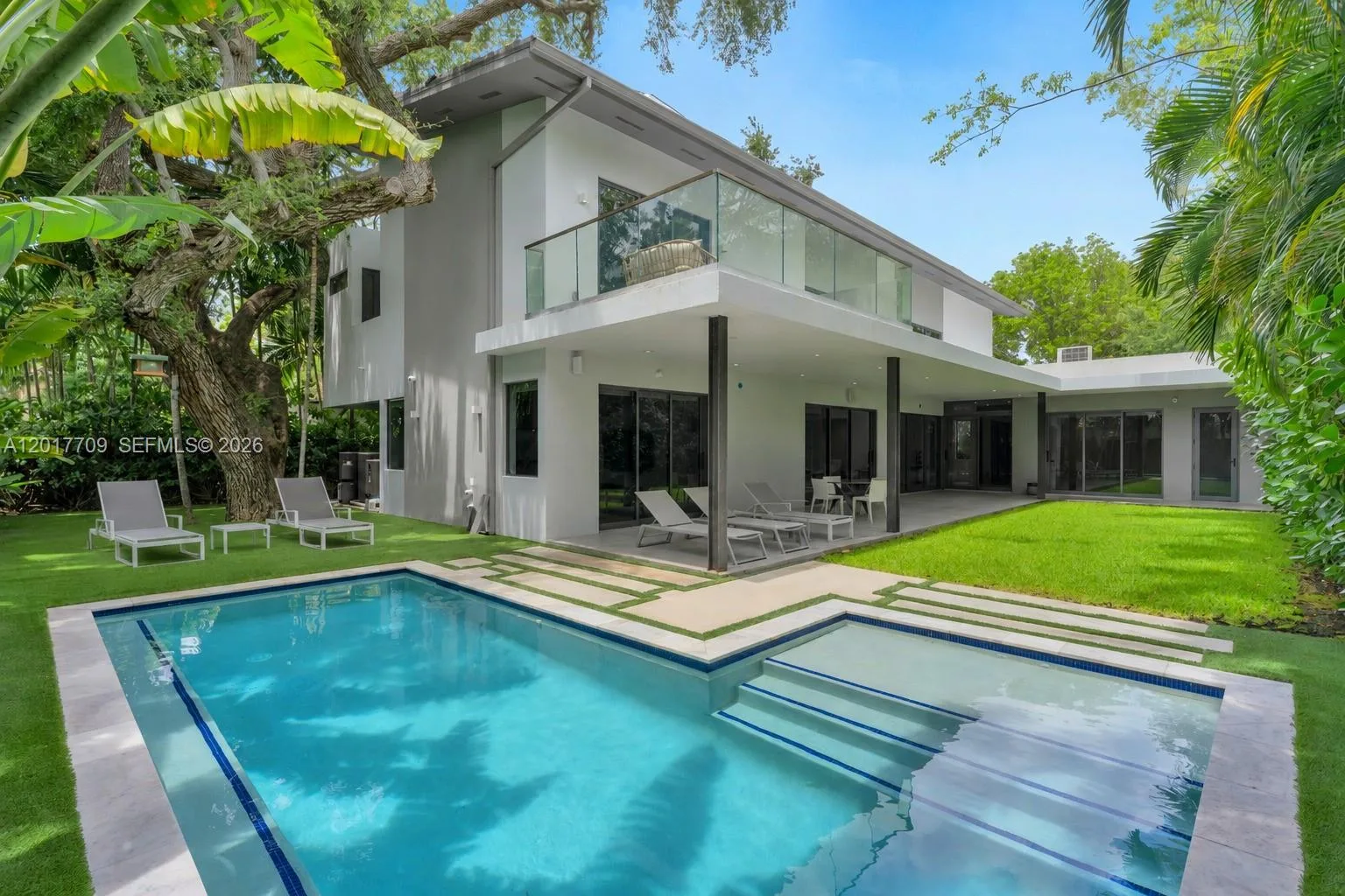 10 Samana Dr, Miami, FL 33133