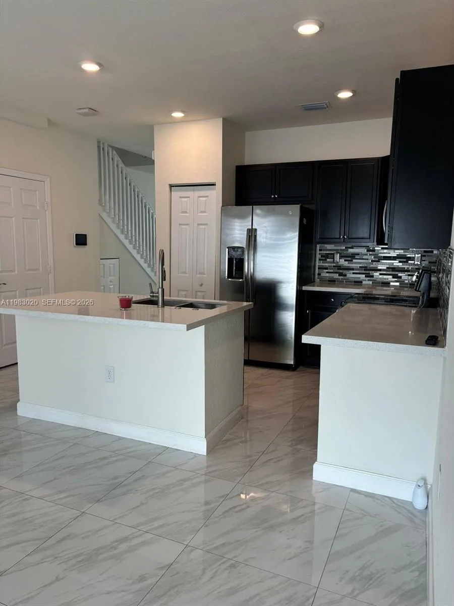 3337 W 105th Ter, Hialeah, FL 33018 photo 3