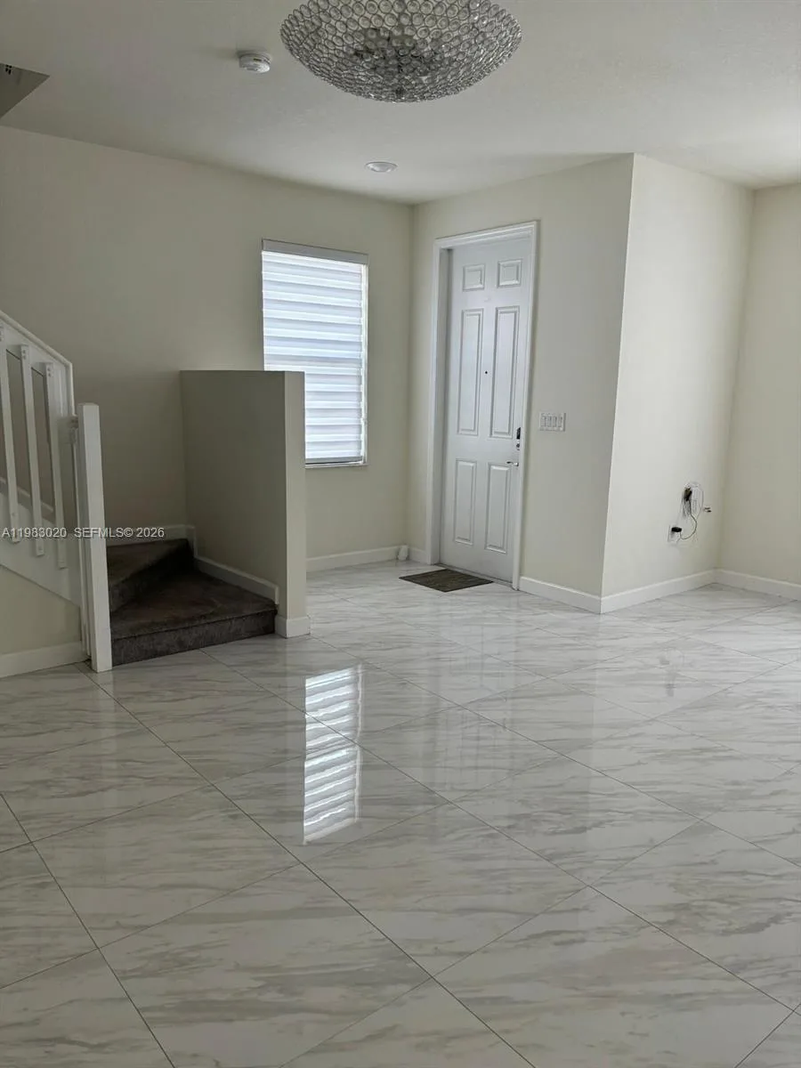 3337 W 105th Ter, Hialeah, FL 33018 photo 4