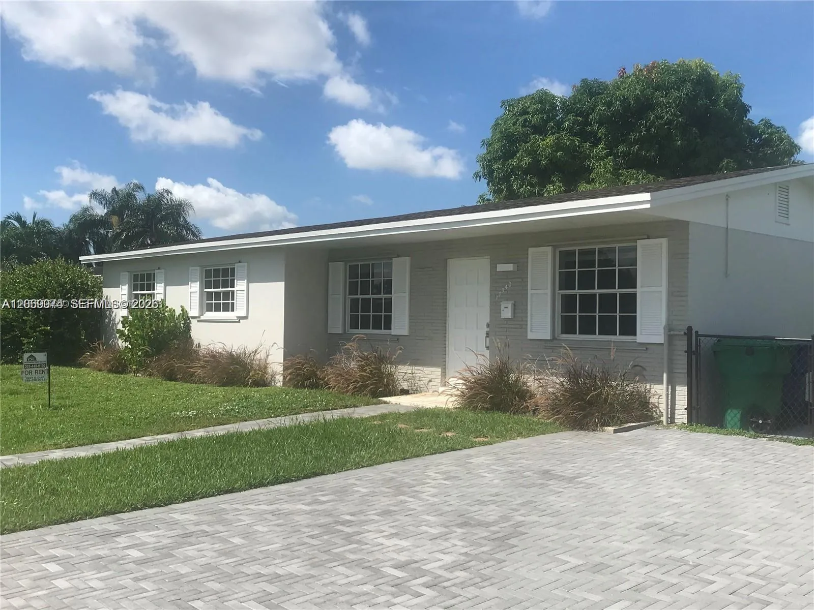 17940 NW 85th Ave, Hialeah, FL 33015 photo 2