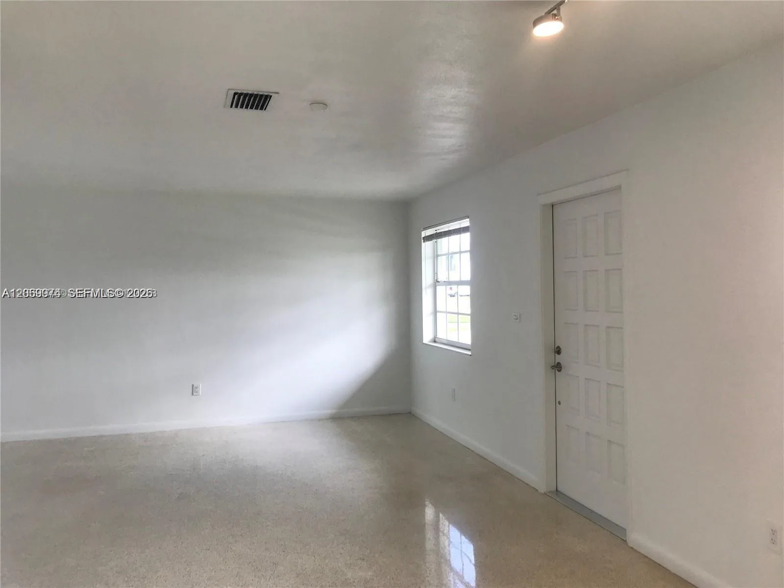 17940 NW 85th Ave, Hialeah, FL 33015 photo 5