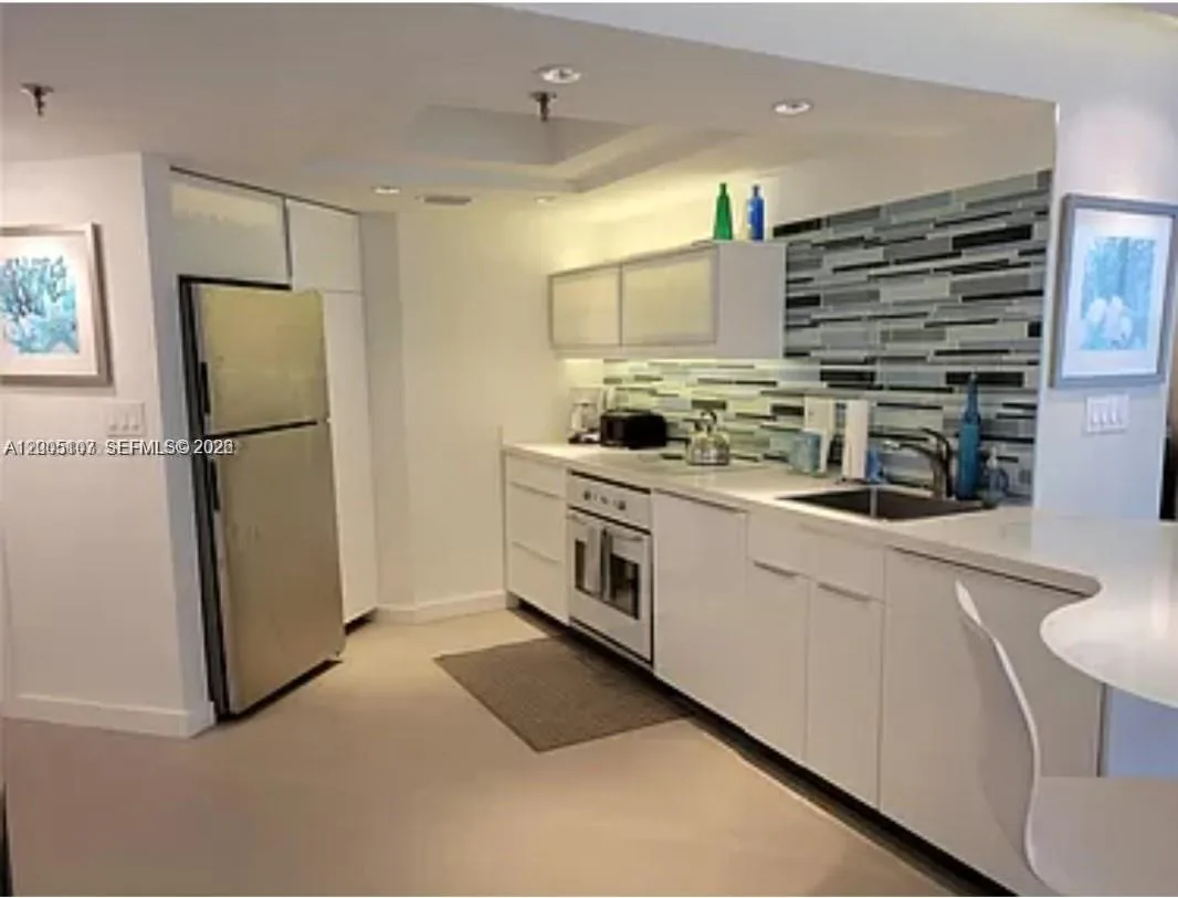 5880 Collins Ave # 604, Miami Beach, FL 33140 photo 2
