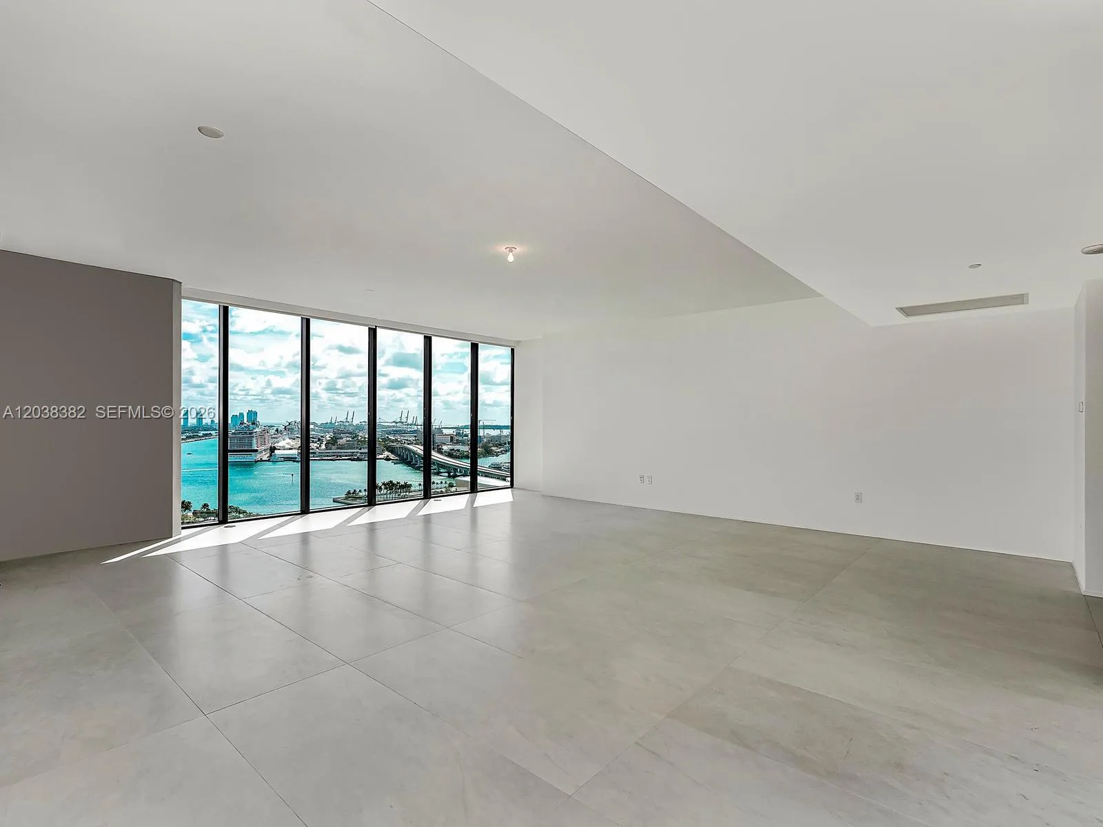 1000 Biscayne Blvd # 2002, Miami, FL 33132 photo 4