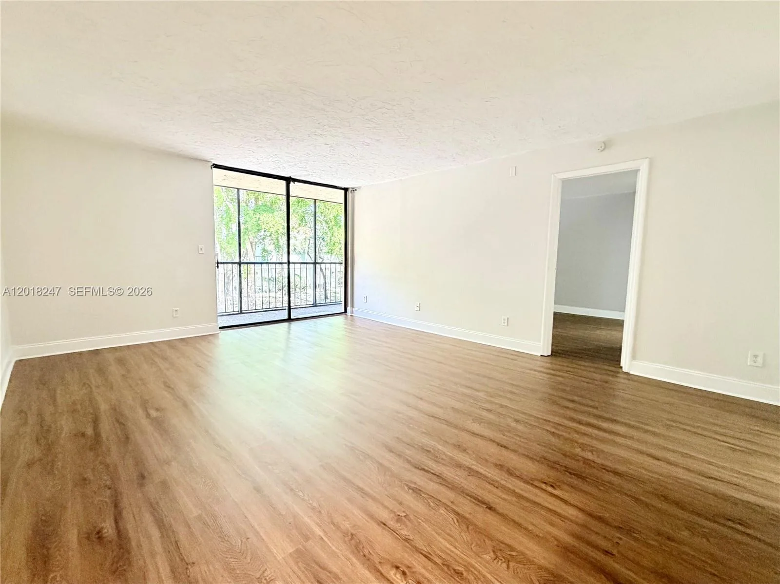 450 Commodore Dr # 214, Plantation, FL 33325