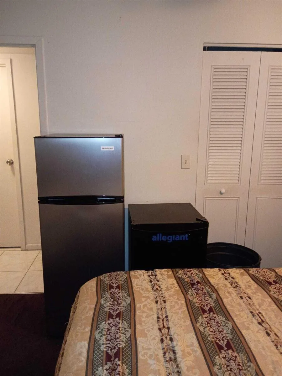 2871 SOMERSET Drive # 311, Lauderdale Lakes, FL 33311 photo 2