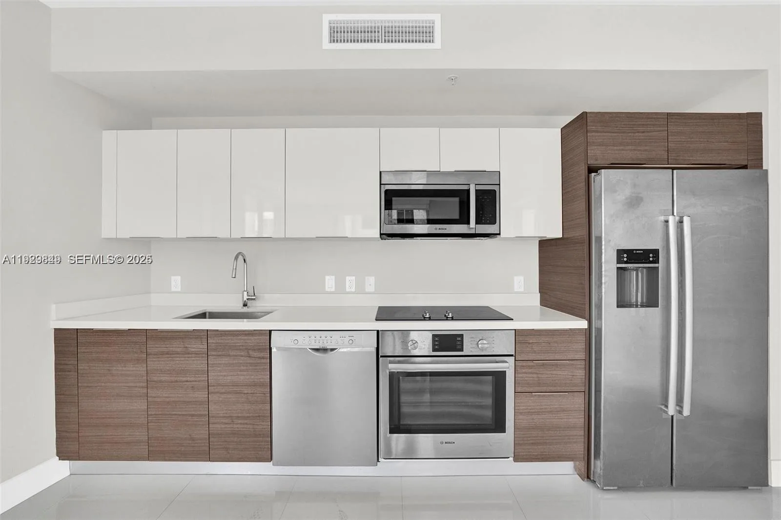 1010 SW 2nd Ave # 1804, Miami, FL 33130 photo 2