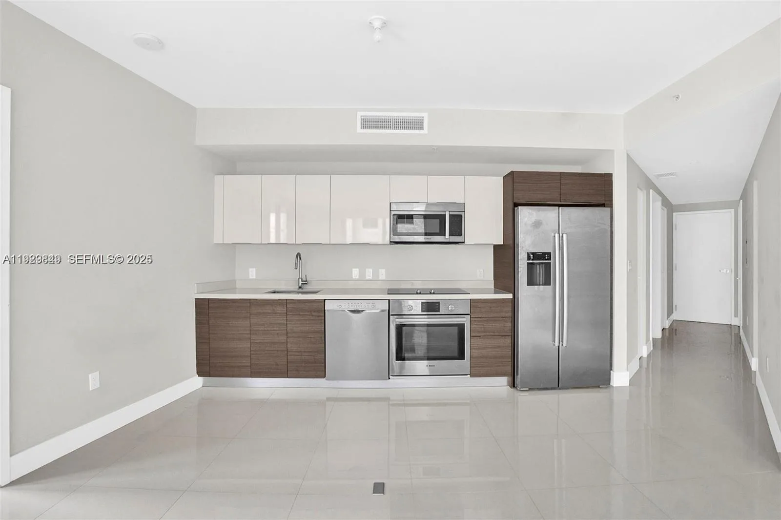 1010 SW 2nd Ave # 1804, Miami, FL 33130 photo 3