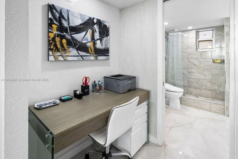465 Ocean Dr # 315, Miami Beach, FL 33139 photo 13