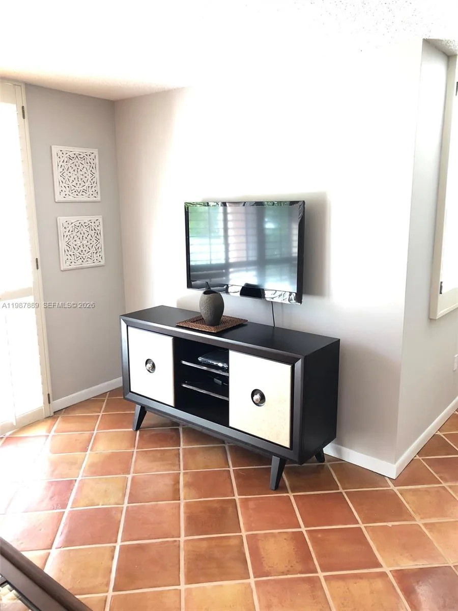 19901 E Country Club Dr # 2206, Aventura, FL 33180 photo 3