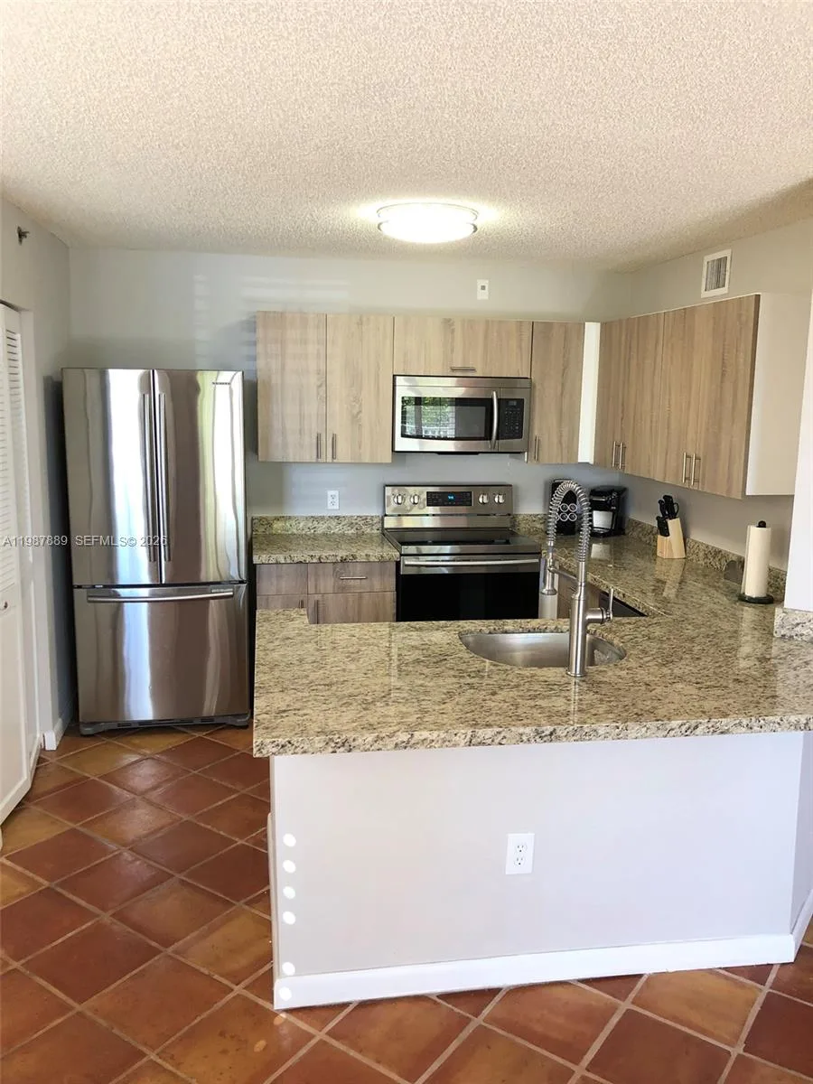 19901 E Country Club Dr # 2206, Aventura, FL 33180 photo 5