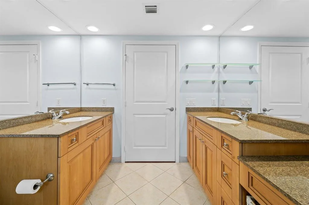 347 N NEW RIVER Drive E # 1004, Fort Lauderdale, FL 33301 photo 12