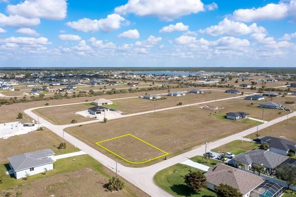 3927 NW 38th Terrace, Cape Coral, FL 33993
