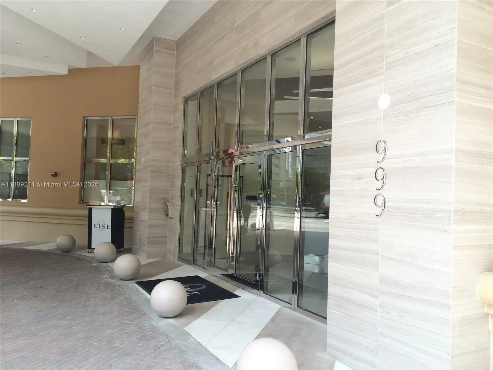 999 SW 1st Ave # 2103, Miami, FL 33130 photo 12
