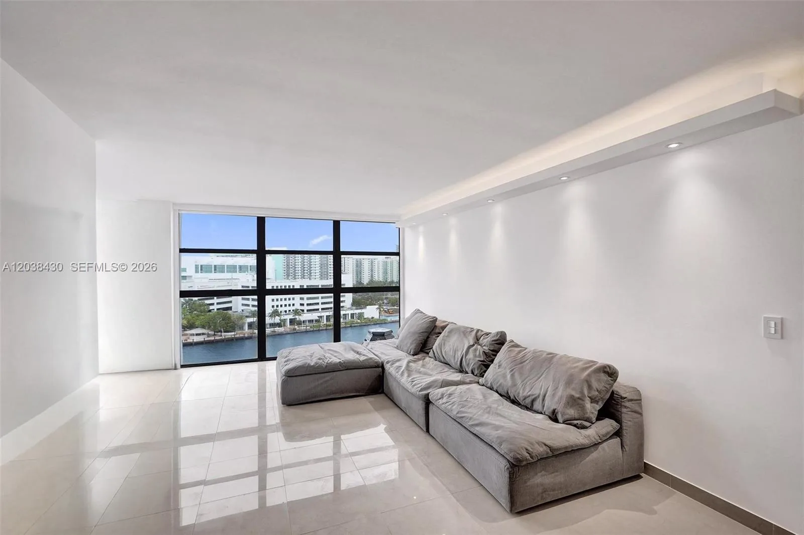 400 Leslie Dr # 1022, Hallandale Beach, FL 33009