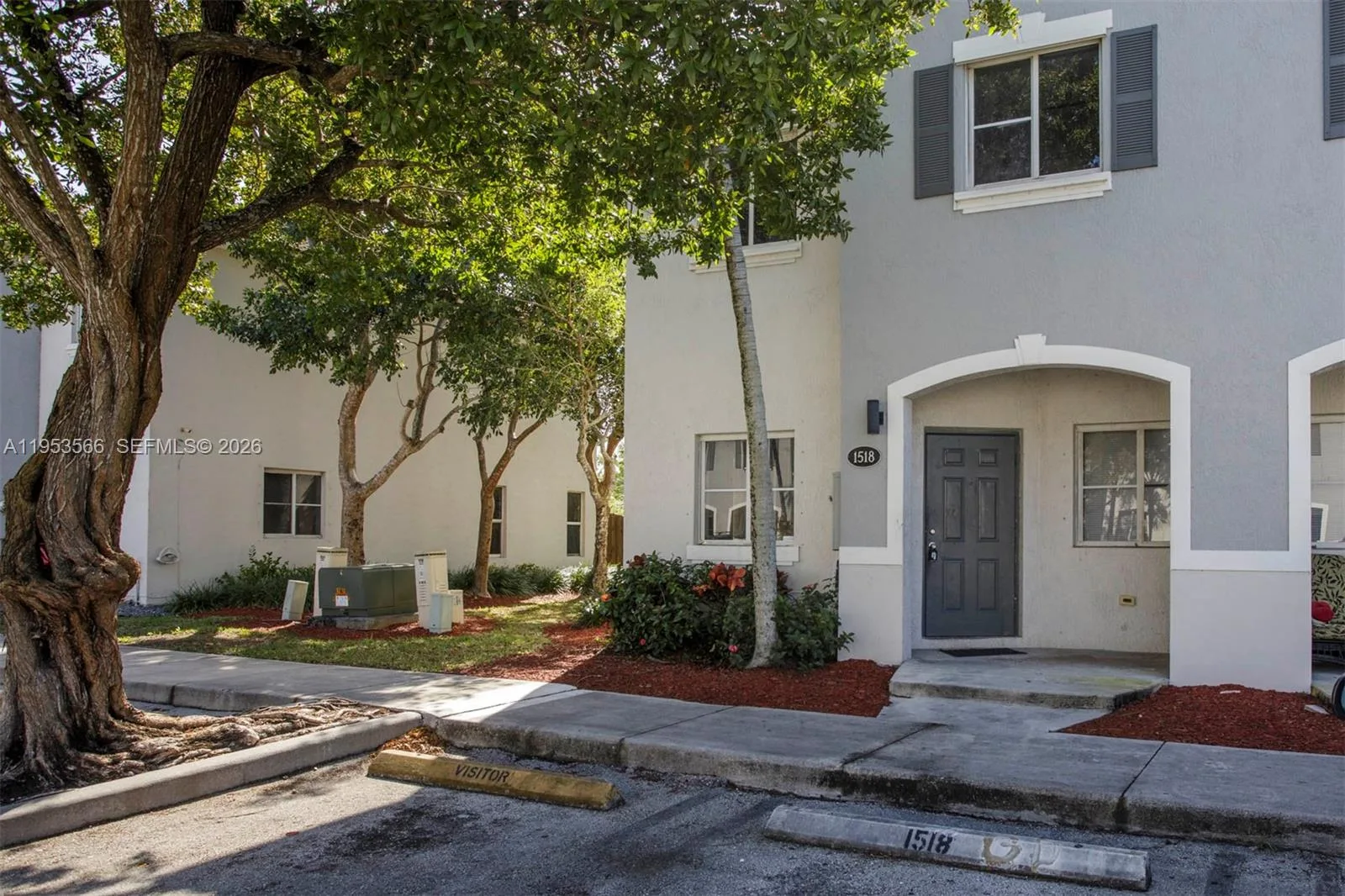 1518 SE 31 Ct, Homestead, FL 33035 photo 2