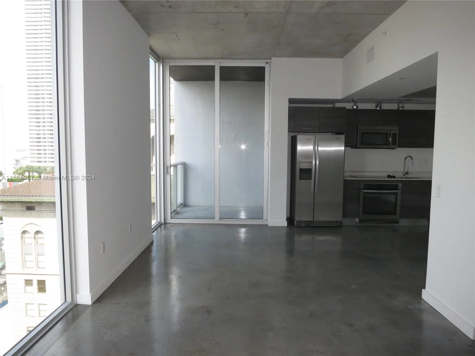 151 SE 1 St # 1704, Miami, FL 33131 photo 5