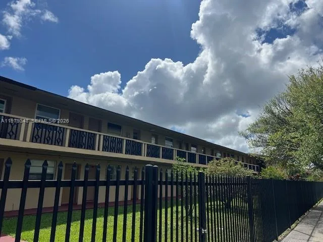 3901 SW 78th Ct # 219, Miami, FL 33155