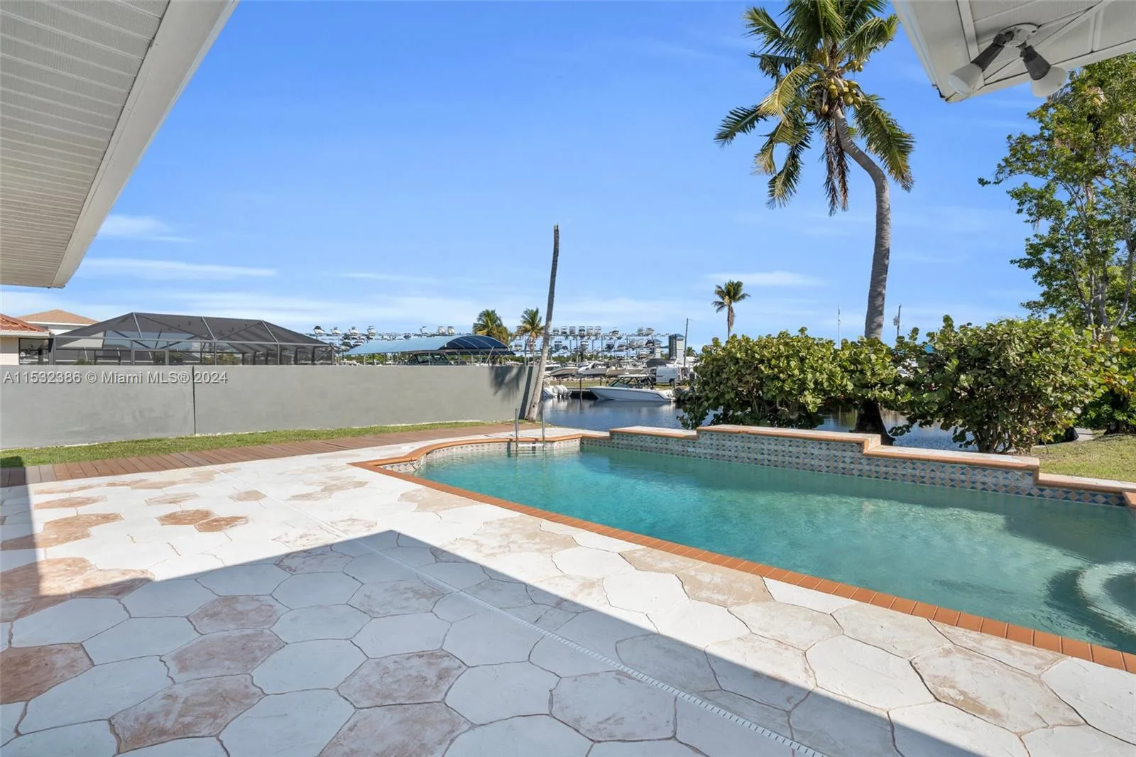 137 Placid Dr, Fort Myers, FL 33919 photo 3