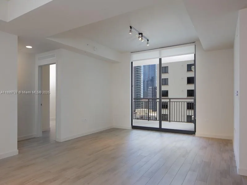 999 SW 1st Ave # 2016, Miami, FL 33130 photo 6