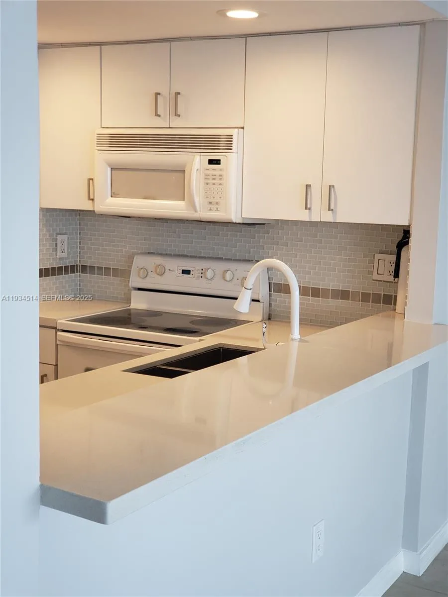 600 NE 36th St # 1116, Miami, FL 33137 photo 2