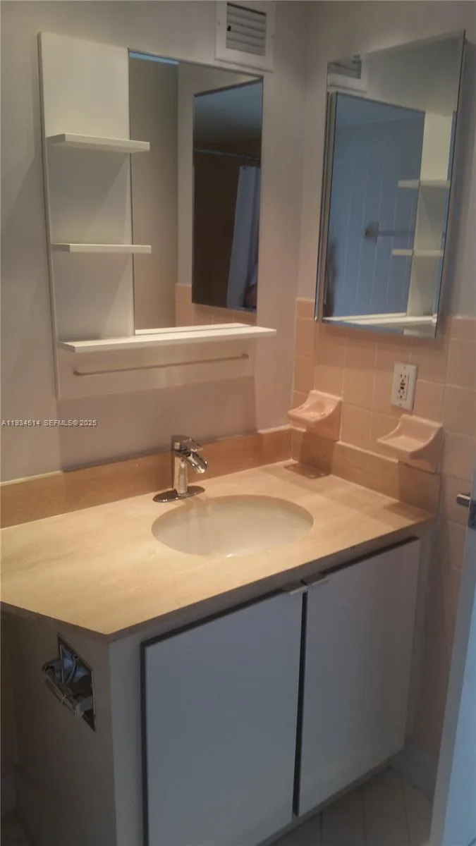 600 NE 36th St # 1116, Miami, FL 33137 photo 7