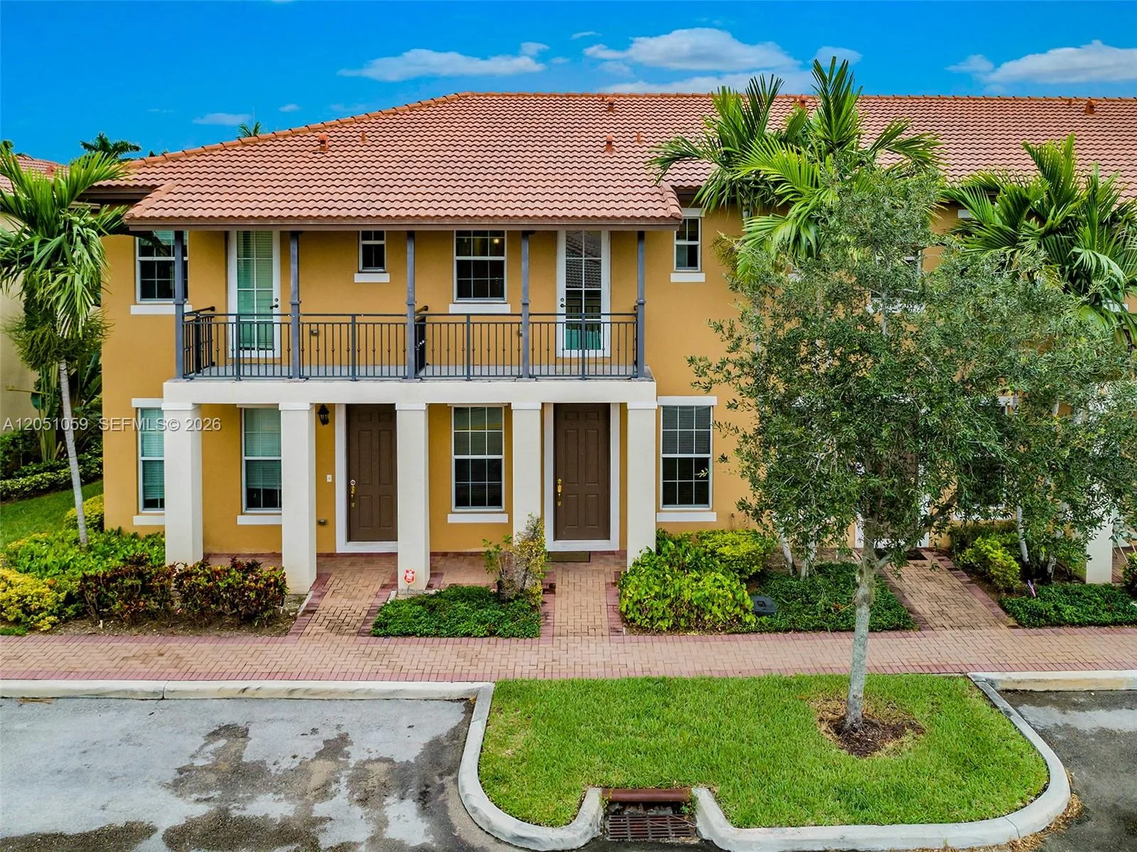 1213 SW 147th Ave, Pembroke Pines, FL 33027 photo 2