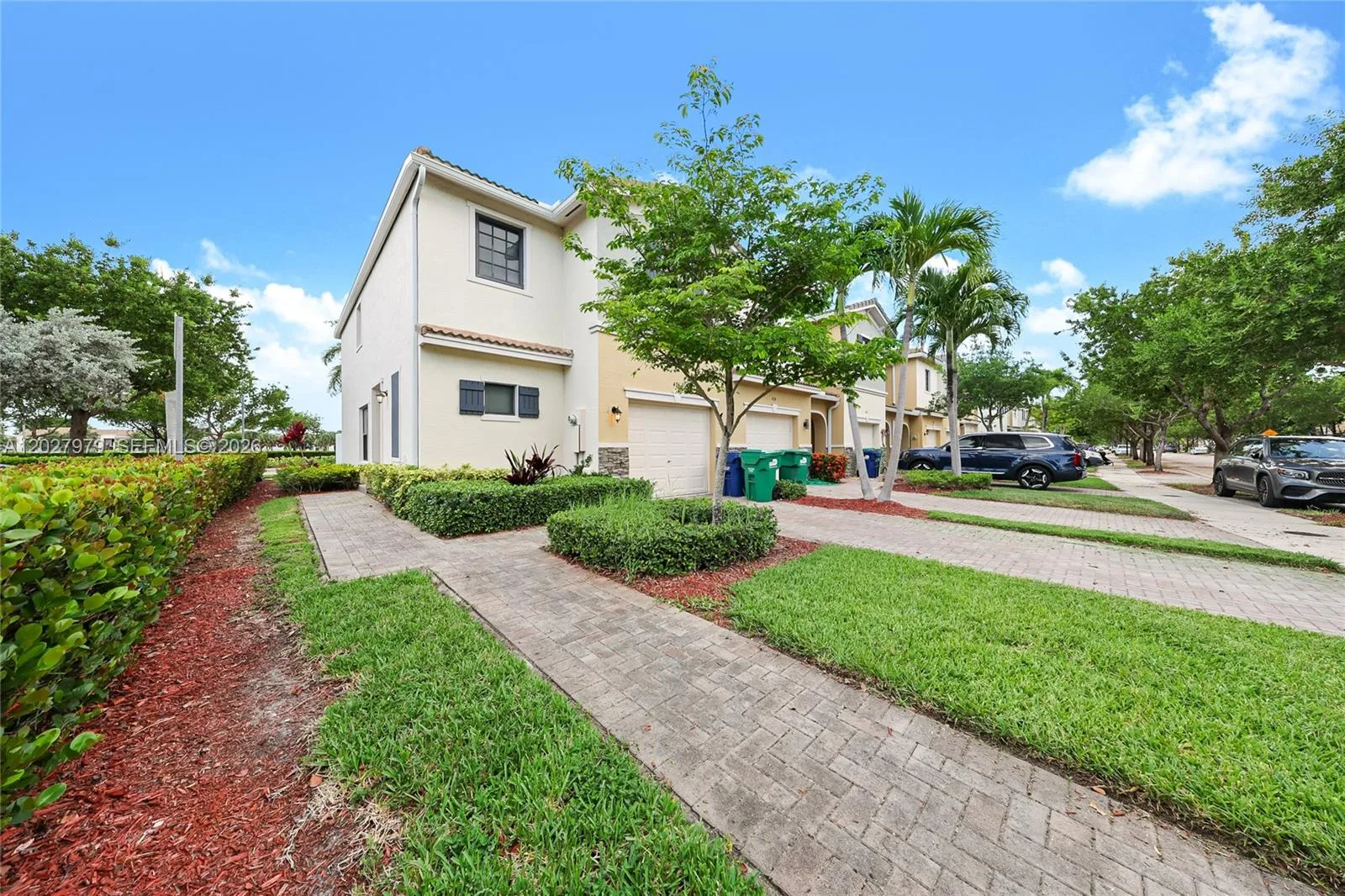 476 NE 194th Ter, Miami, FL 33179