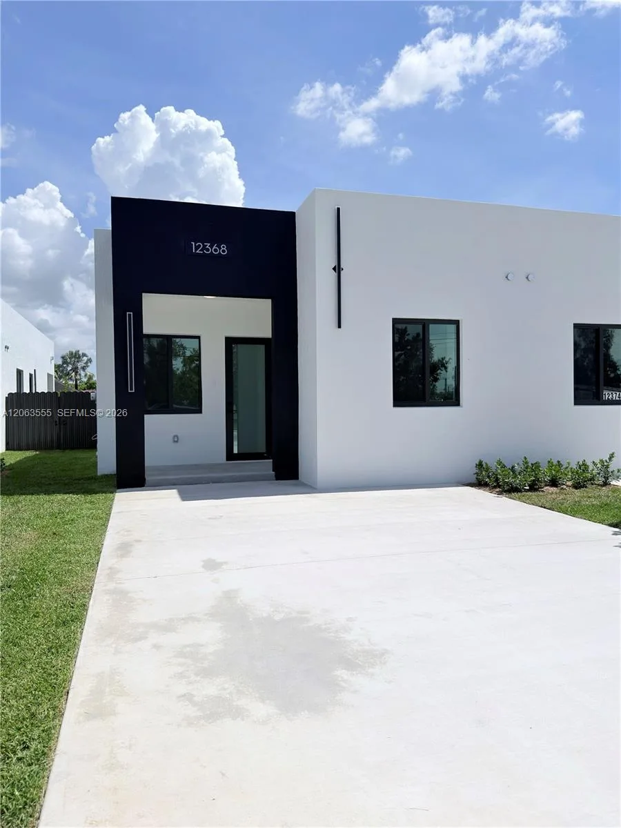 12368 SW 219th St, Miami, FL 33170