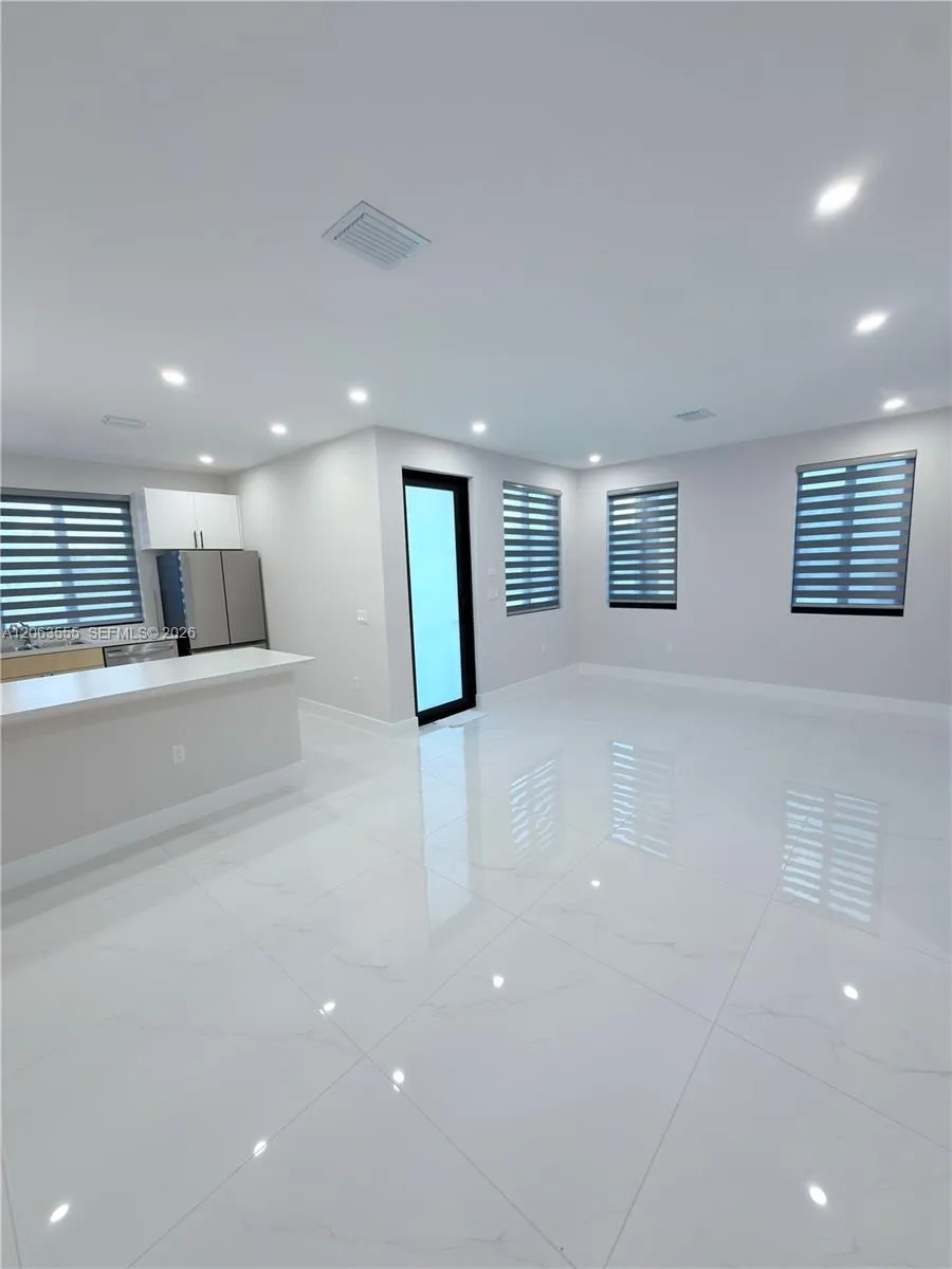 12368 SW 219th St, Miami, FL 33170 photo 3