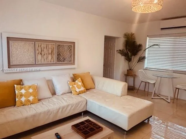 2251 SW 27th St # 5, Miami, FL 33133
