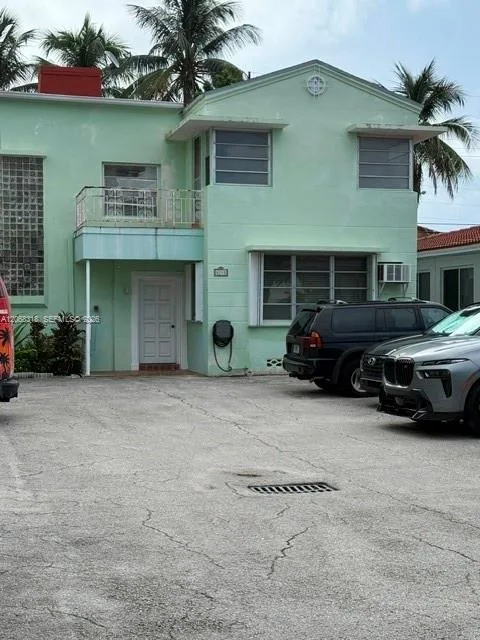 8215 Abbott Ave # 3A, Miami Beach, FL 33141