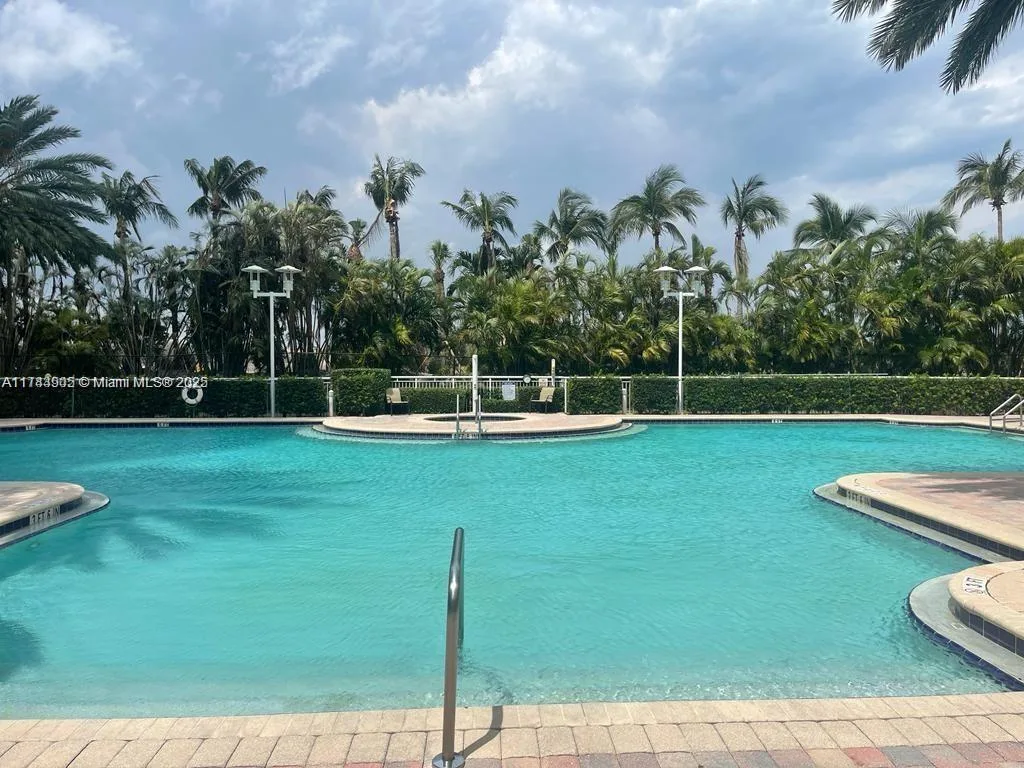 1755 E Hallandale Beach Blvd # MEZ7E, Hallandale Beach, FL 33009 photo 2