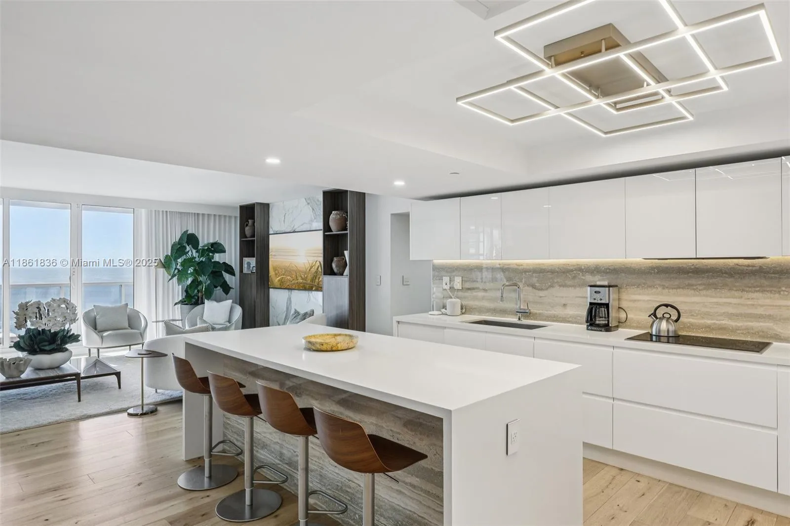 102 24th St # 1440, Miami Beach, FL 33139 photo 8