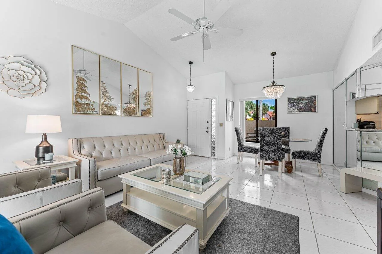 10 Via De Casas Sur # 104, Boynton Beach, FL 33426 photo 3