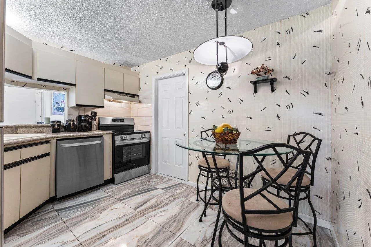 10 Via De Casas Sur # 104, Boynton Beach, FL 33426 photo 8