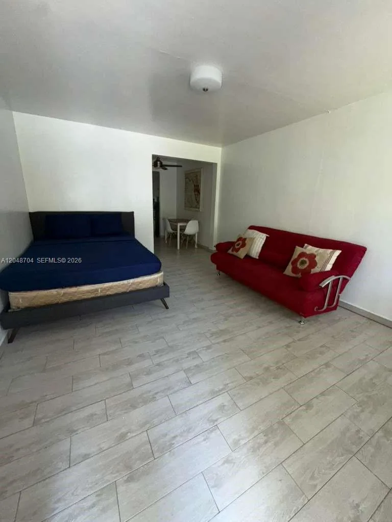 1600 Pennsylvania Ave # 7, Miami Beach, FL 33139