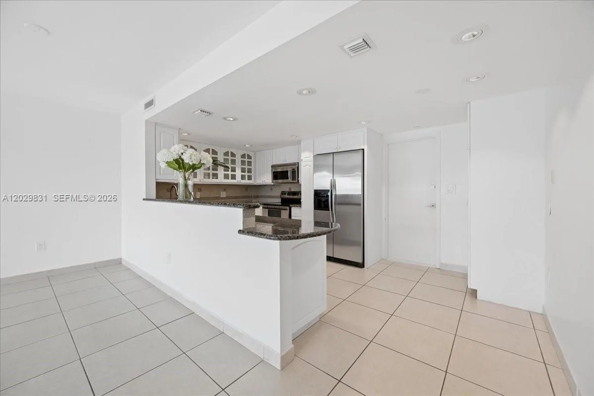 199 Ocean Lane Dr # 911, Key Biscayne, FL 33149 photo 10