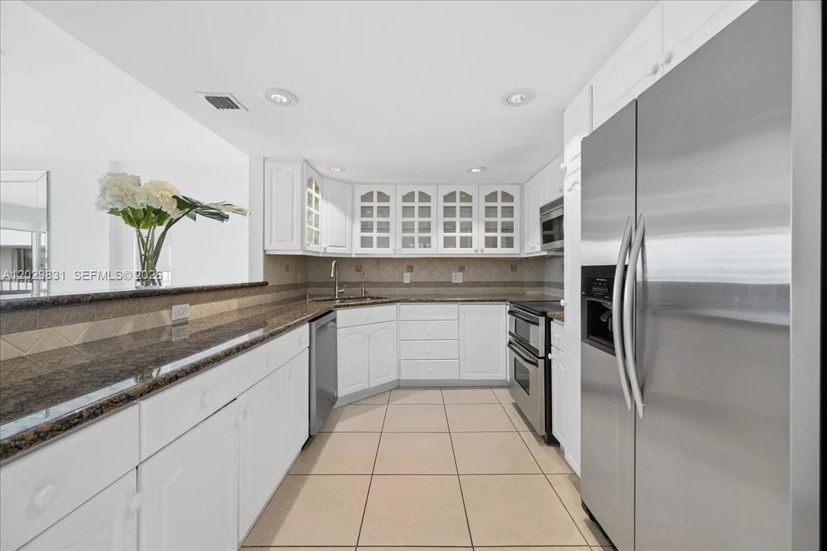 199 Ocean Lane Dr # 911, Key Biscayne, FL 33149 photo 8
