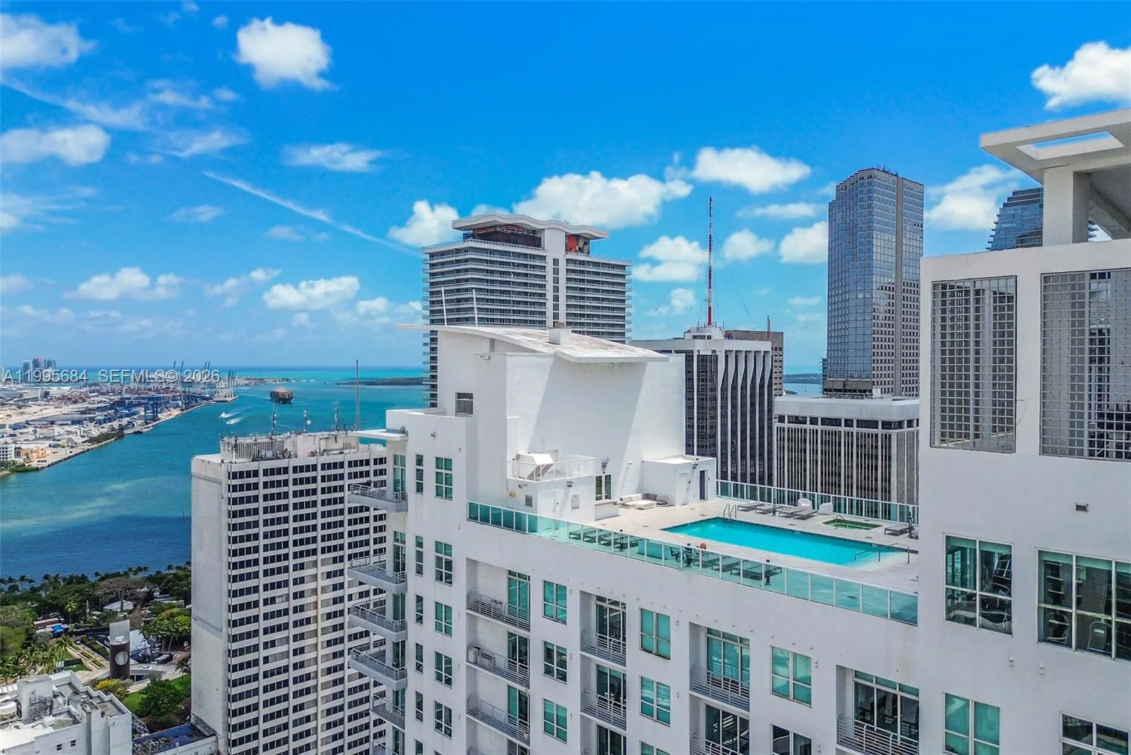 133 NE 2nd Ave # 611, Miami, FL 33132 photo 2