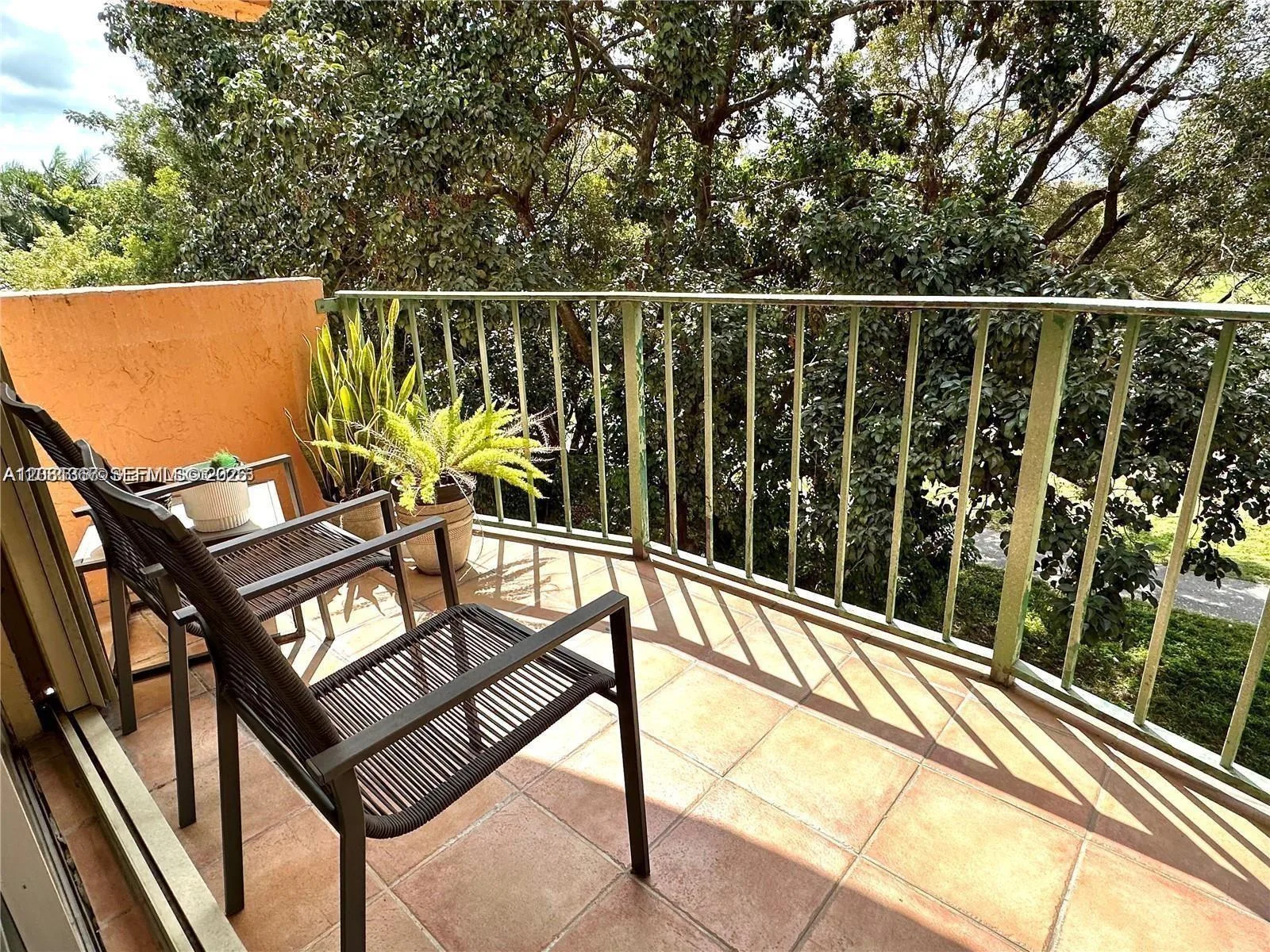 9360 Fontainebleau Blvd # 612, Miami, FL 33172