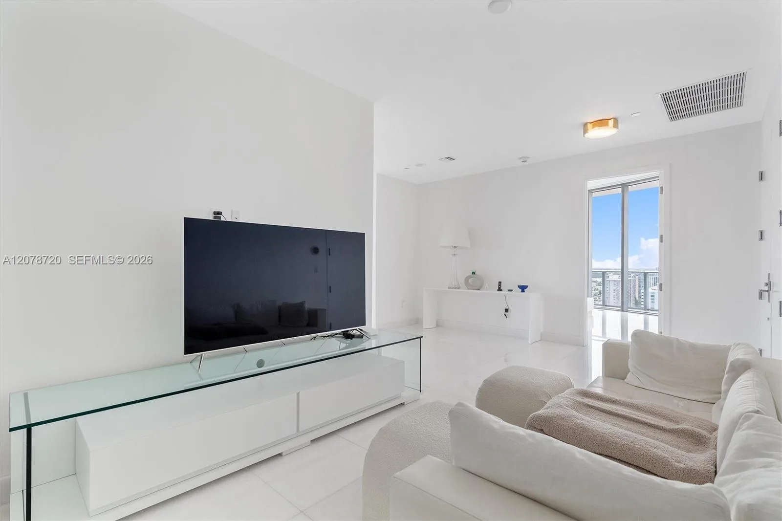 17475 Collins Ave # 2203, Sunny Isles Beach, FL 33160 photo 3